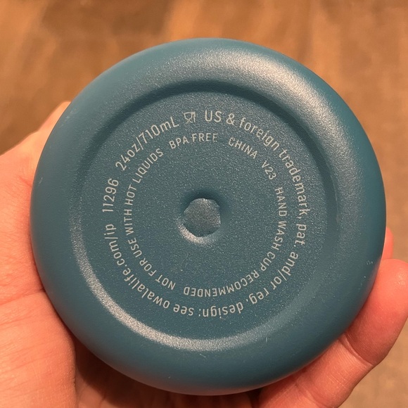 Owala Blue/Teal Water Bottle 24oz - Picture 4 of 5